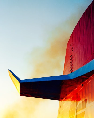 Playing Closely with the Light of Giants