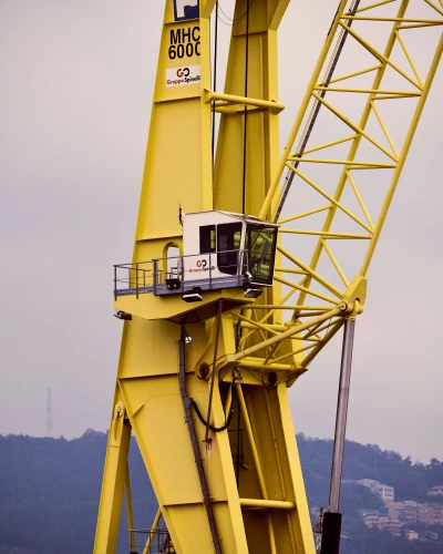 Playing Closely with the Light of Giants