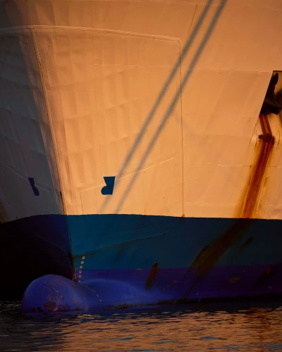 Playing Closely with the Light of Giants