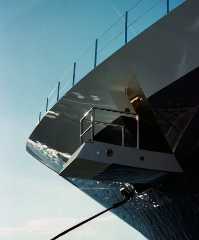 Playing Closely with the Light of Giants