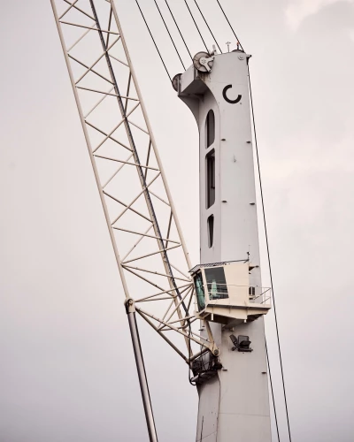 Playing Closely with the Light of Giants