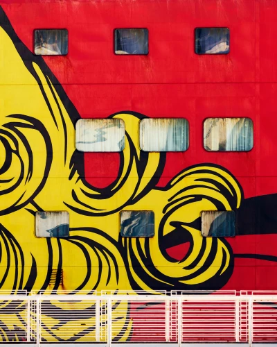 Playing Closely with the Light of Giants