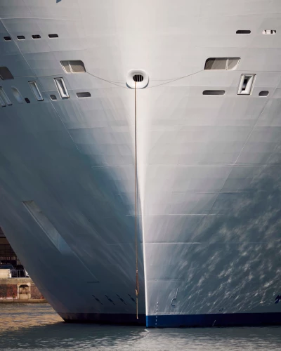 Playing Closely with the Light of Giants